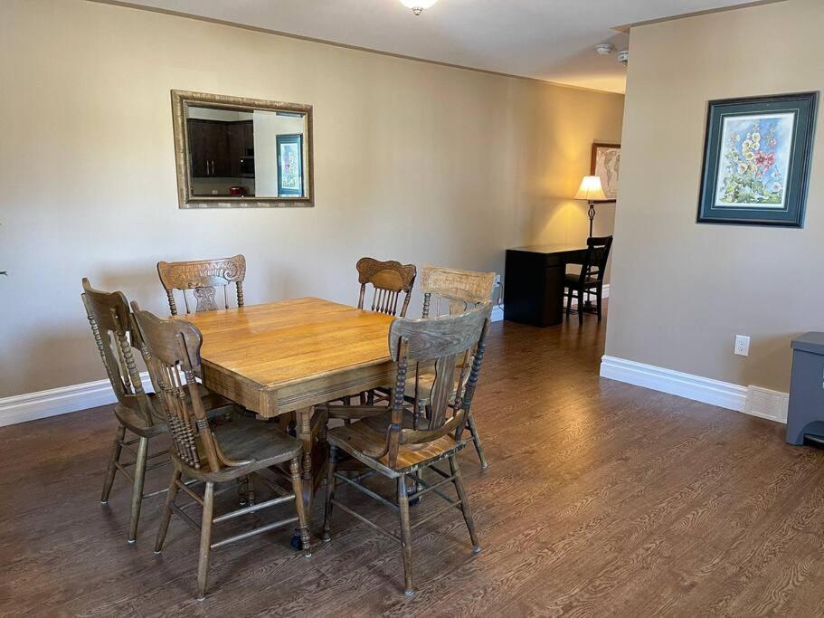 Cozy 2 Bedroom Home In Chatham - Left Side Exterior foto